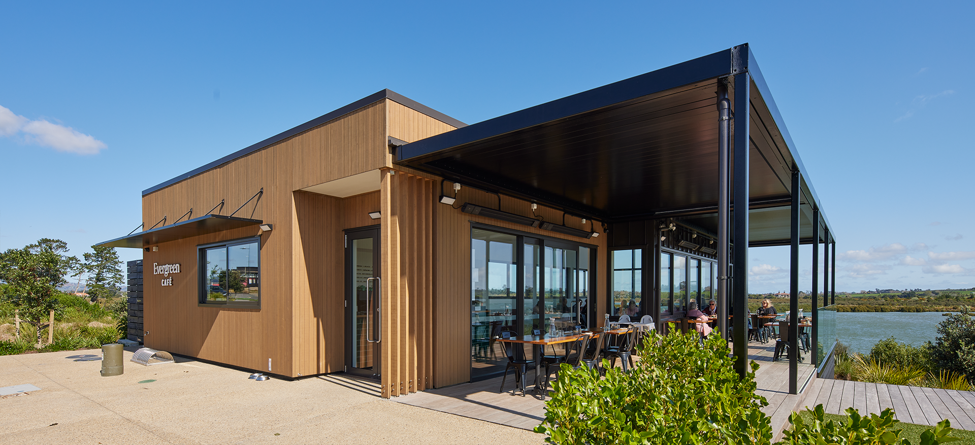 Evergreen Café, Karaka